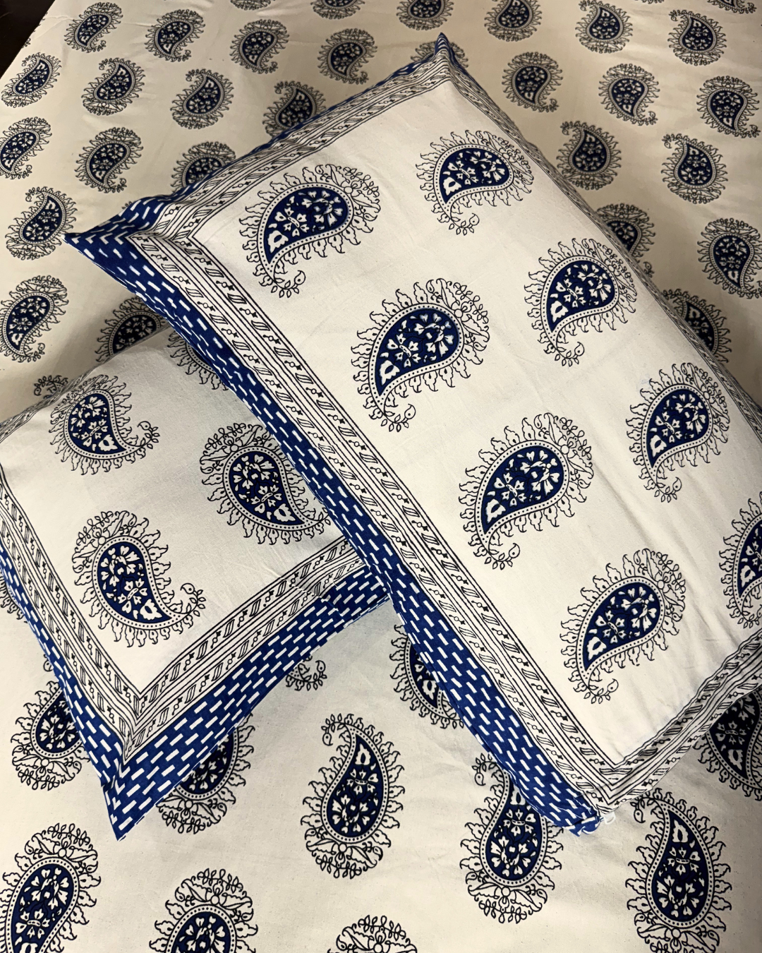 Blue & White Paisley Cotton Bedsheet With Pillow Covers – Soft Breathable Double Bed Sheet Set | Traditional Printed Bedding - FaagHomes