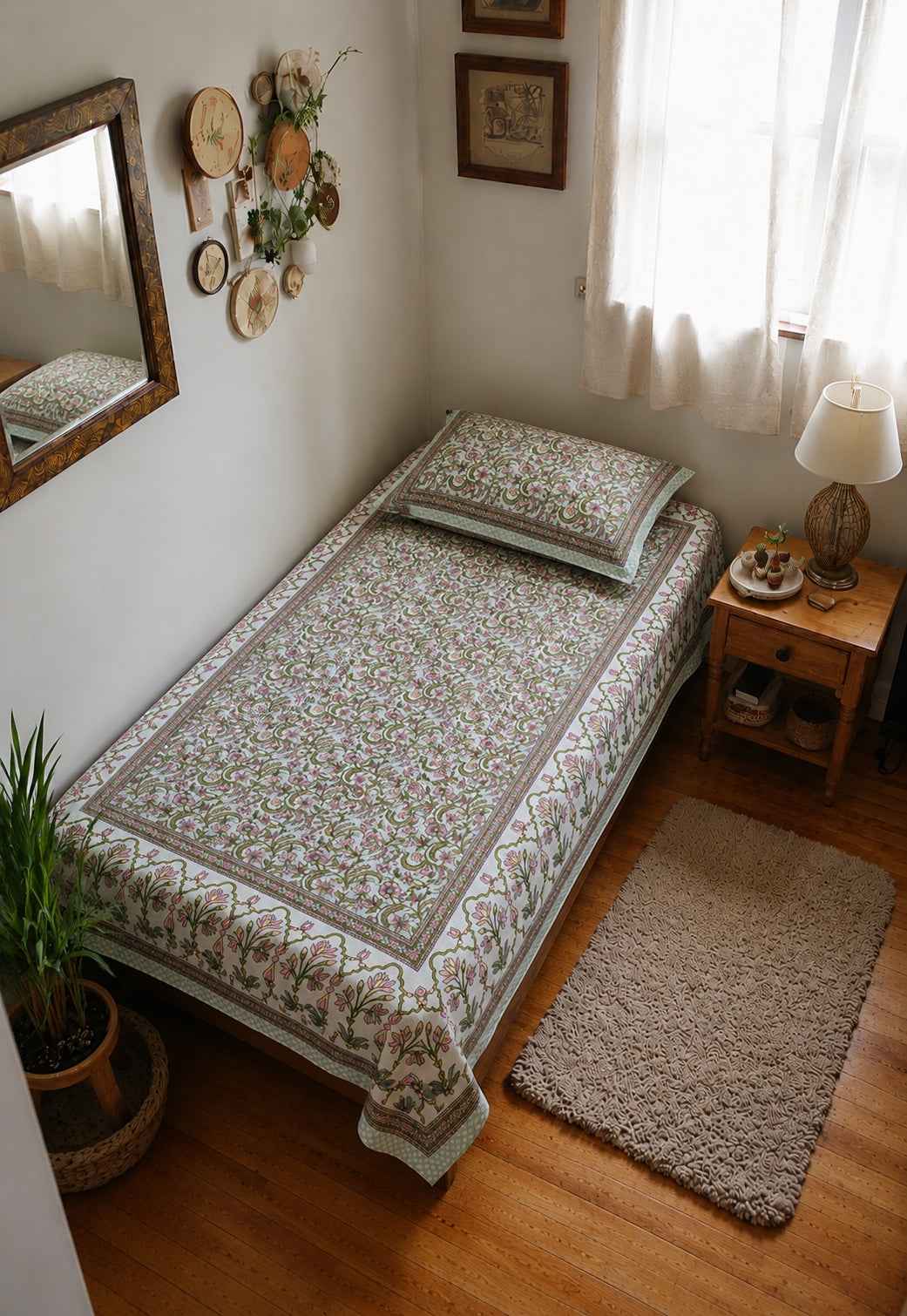 Elegant Floral Paisley Single Bedsheet with Pillow Cover