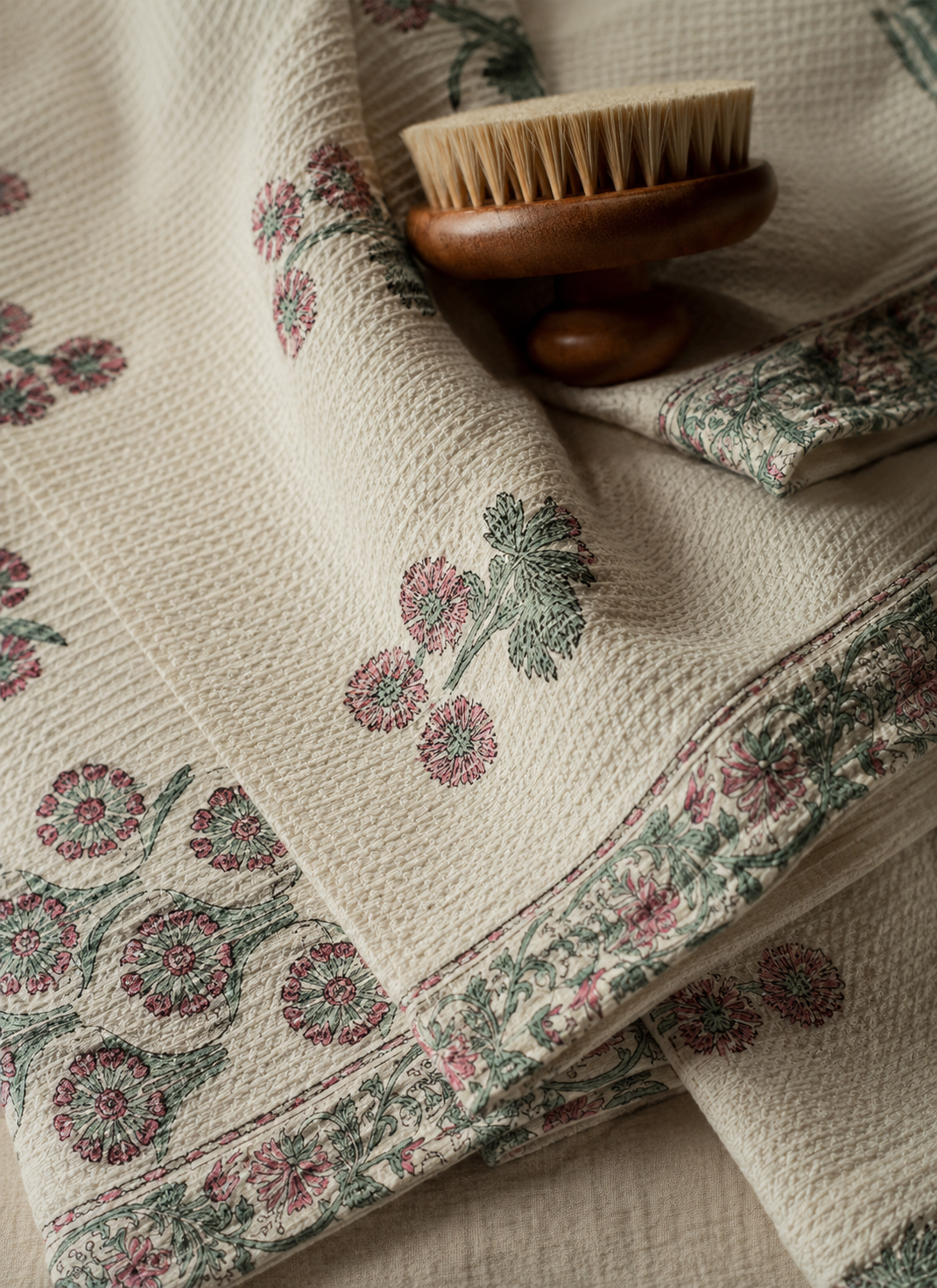 Scabiosa Premium Waffle Cotton Towel Set of 3 | 1 Bath Towel (30x60) &amp; 2 Hand Towels (16x26) | Floral Printed Soft Absorbent Bathroom Towel Gift Set