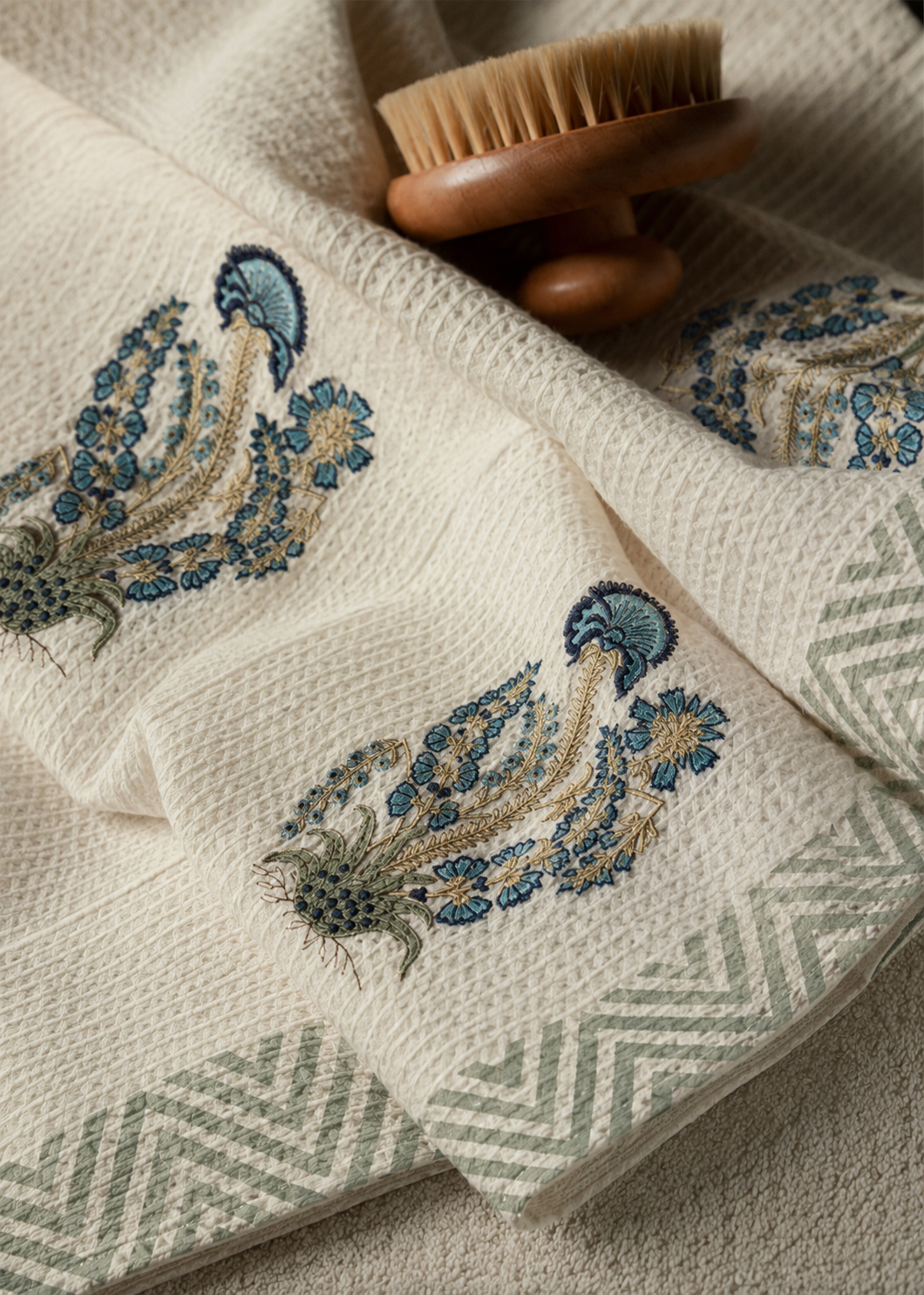 Blue Daisy Premium Waffle Cotton Towel Set of 3 | 1 Bath Towel (30x60) &amp; 2 Hand Towels (16x26) | Blue Floral Printed Soft Absorbent Bathroom Towel Gift Set