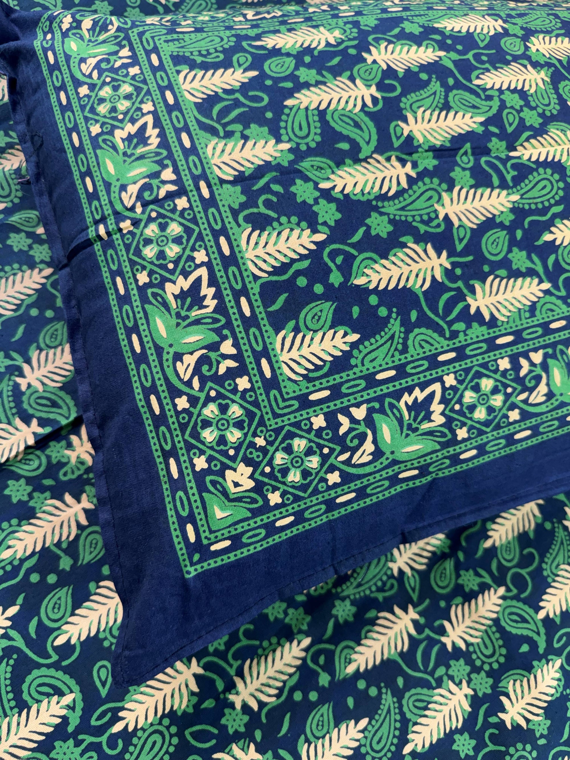 Green Traditional Paisley Single Bedsheet with Pillow Cover | 60 × 90 Inches | Elegant Printed Cotton Bedsheet