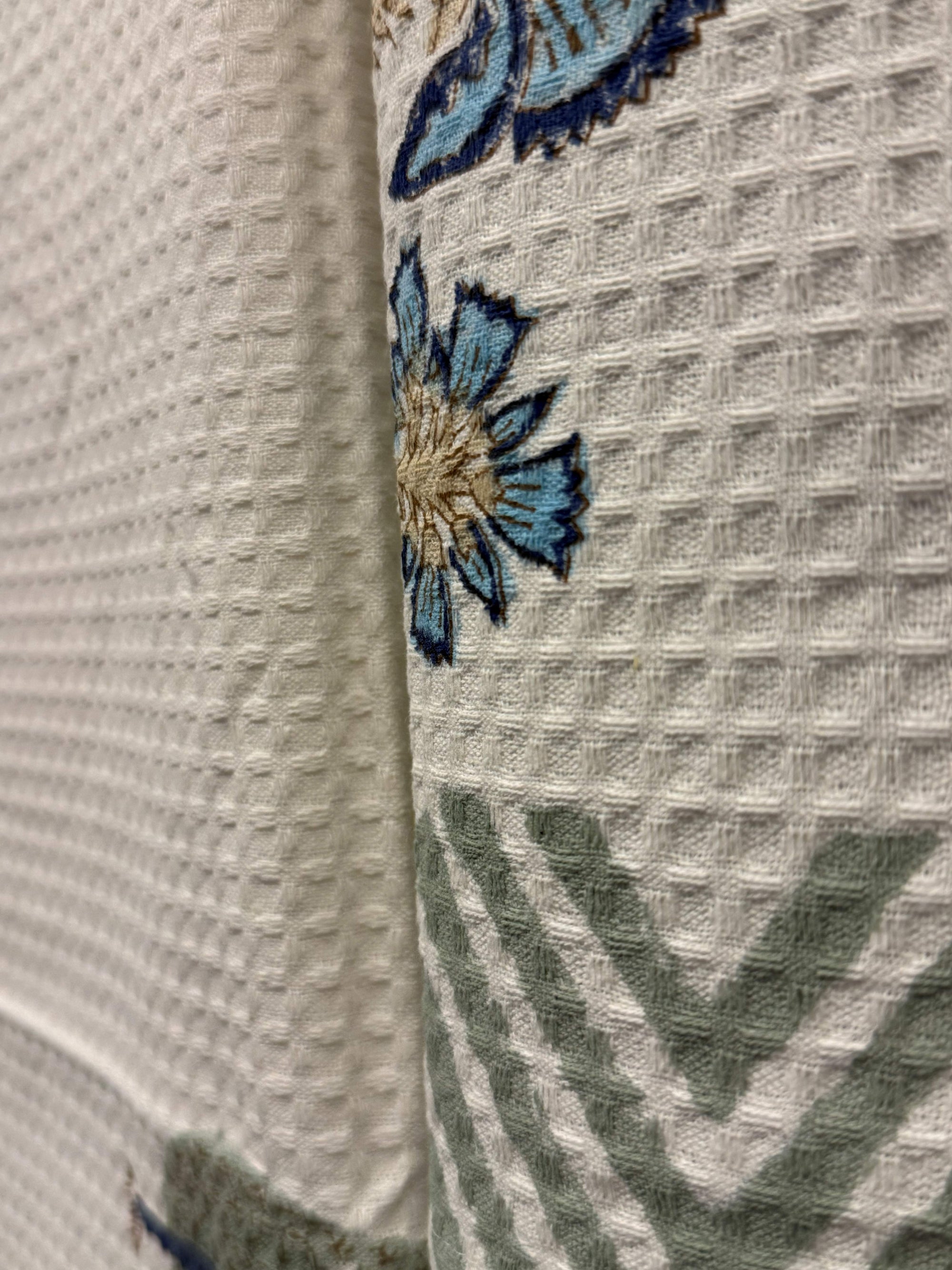 Blue Daisy Premium Waffle Cotton Towel Set of 3 | 1 Bath Towel (30x60) &amp; 2 Hand Towels (16x26) | Blue Floral Printed Soft Absorbent Bathroom Towel Gift Set