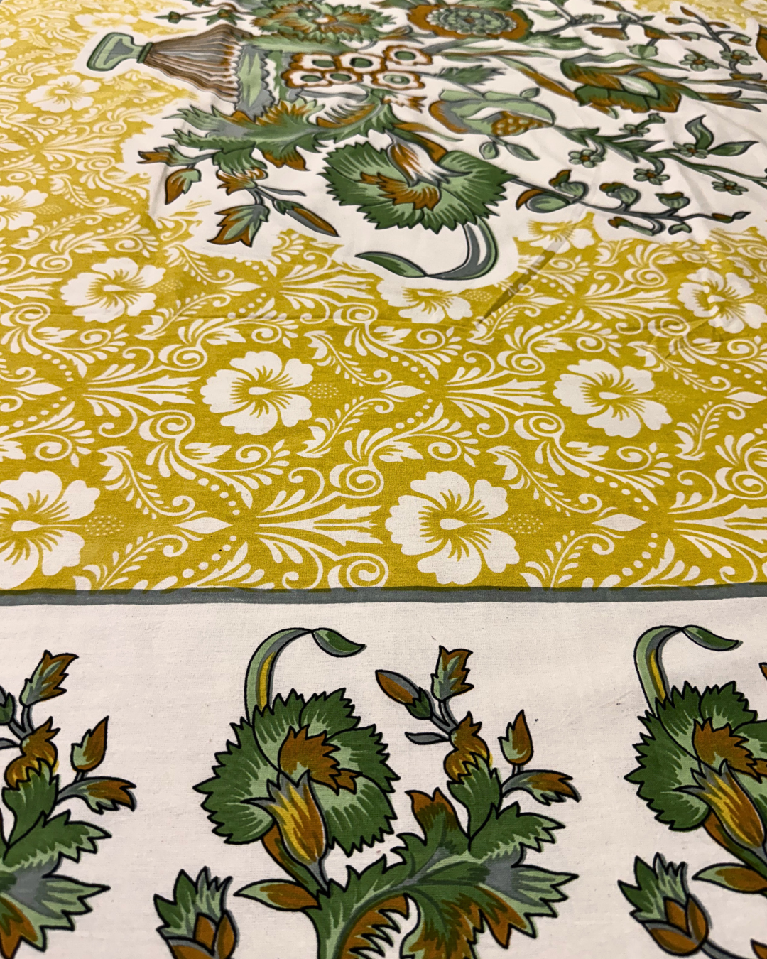 Maharaja Heritage Pure Cotton King Size Bedsheet And Two Pillow Covers 120X120 Size - FaagHomes