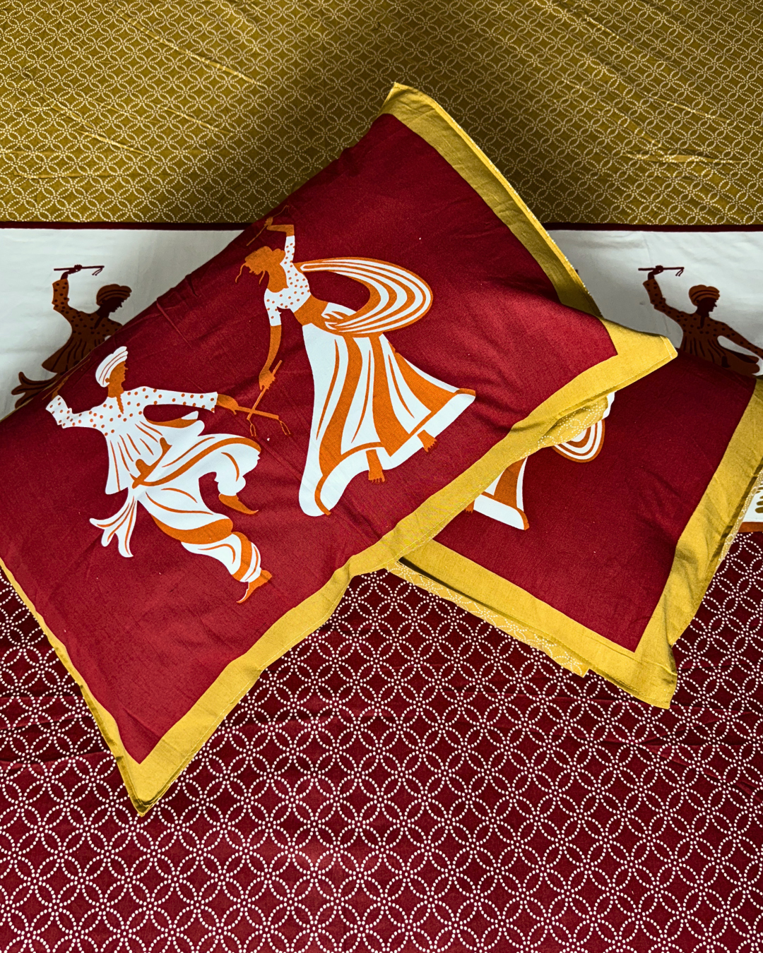 Maharaja Royal Folk Dance Pure Cotton King Size Bedsheet And Two Pillow Covers (120X120 Inches) - FaagHomes
