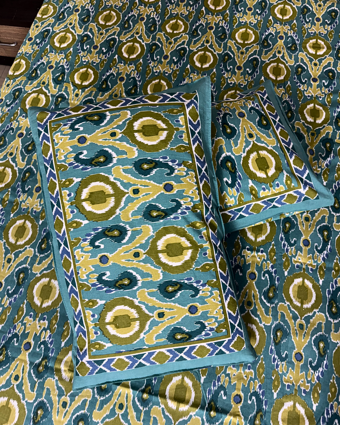 Maharaja Royal Ikat Elegance Pure Cotton King Size Bedsheet And Two Pillow Covers (120X120 Inches) - FaagHomes