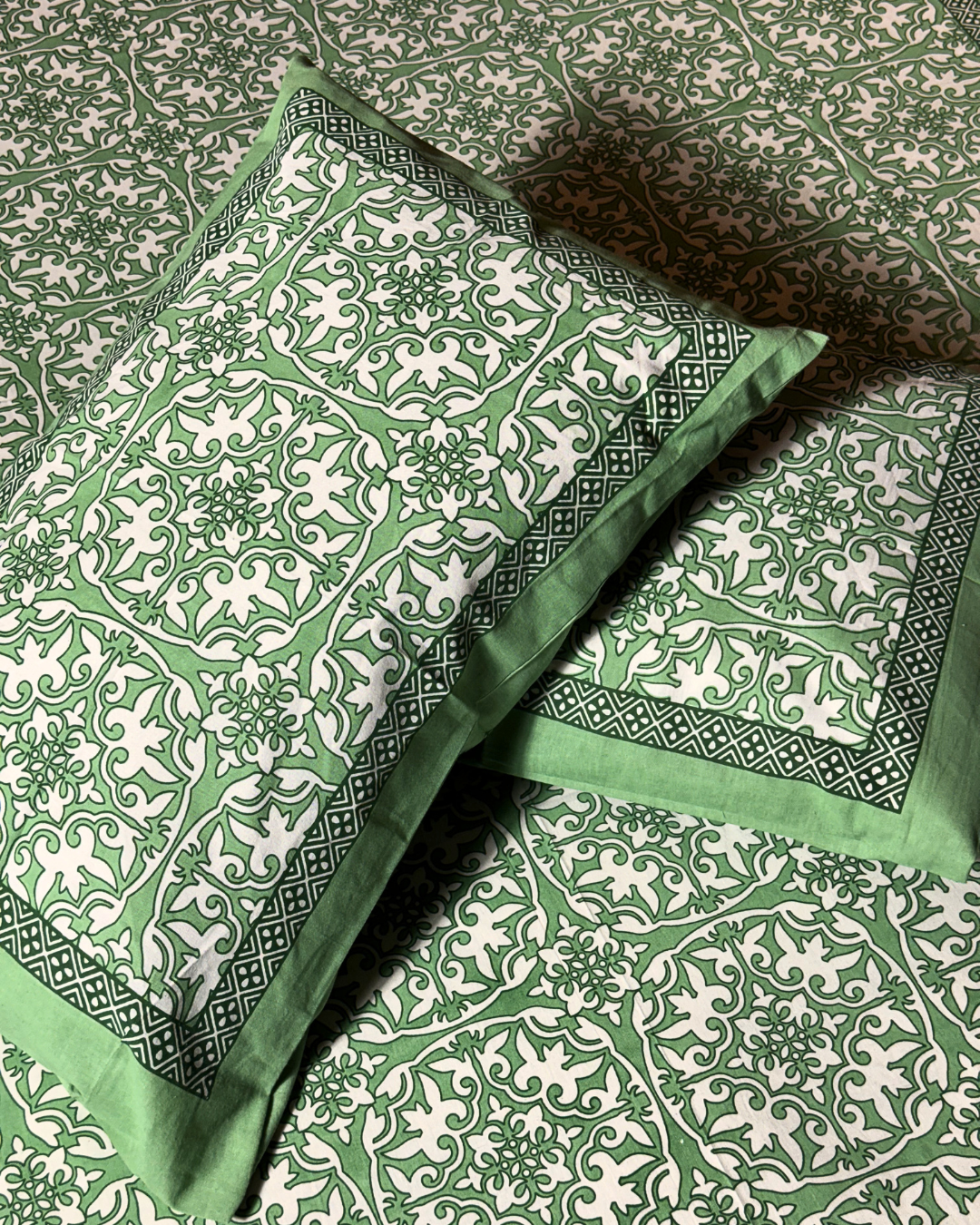 Maharaja Royal Mint Mughal Print Pure Cotton King Size Bedsheet And Two Pillow Covers 90 X 100 Inches - FaagHomes