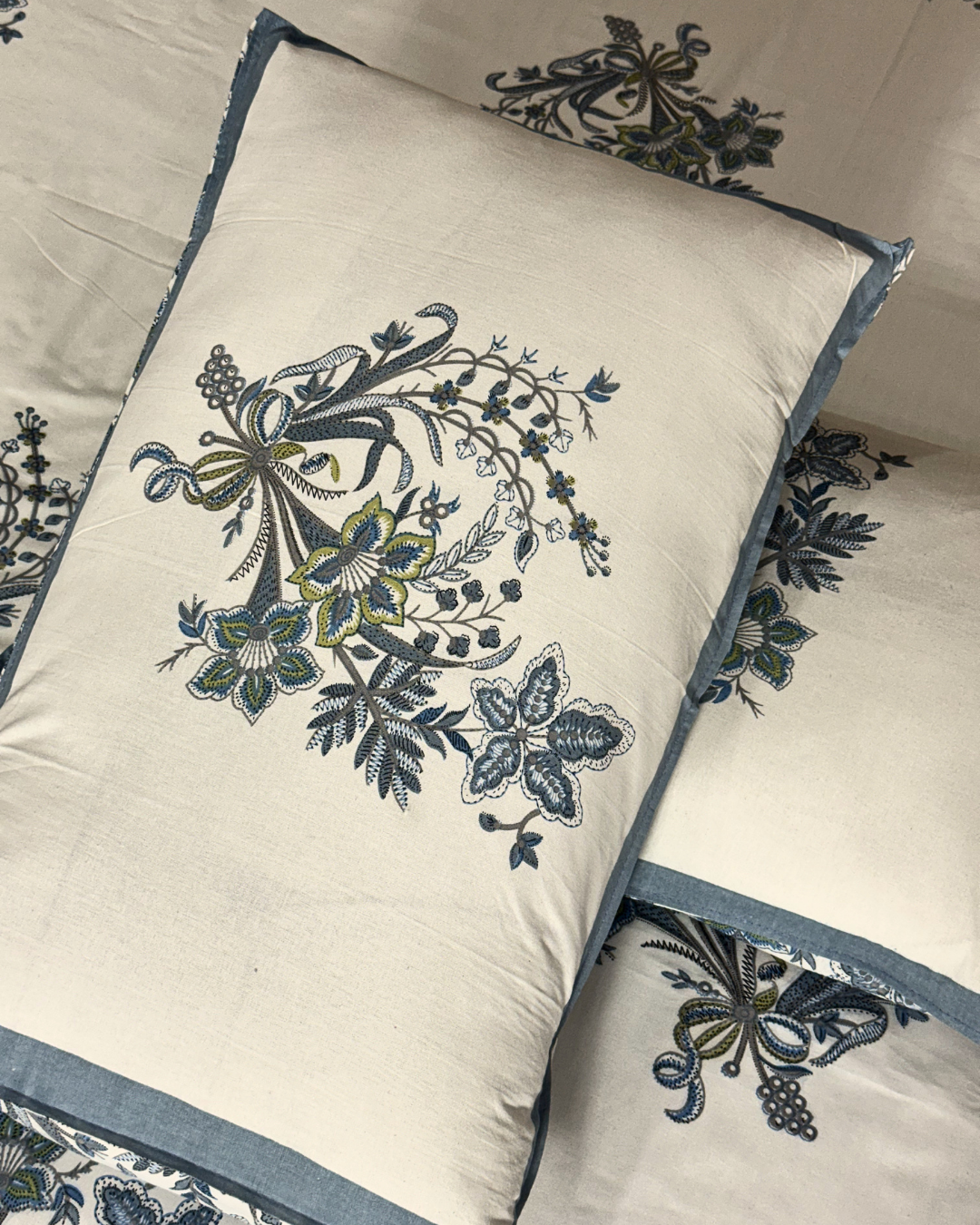 Neel Virasat King Size Bed Sheet And Two Pillow Covers 100X108 Inches - FaagHomes