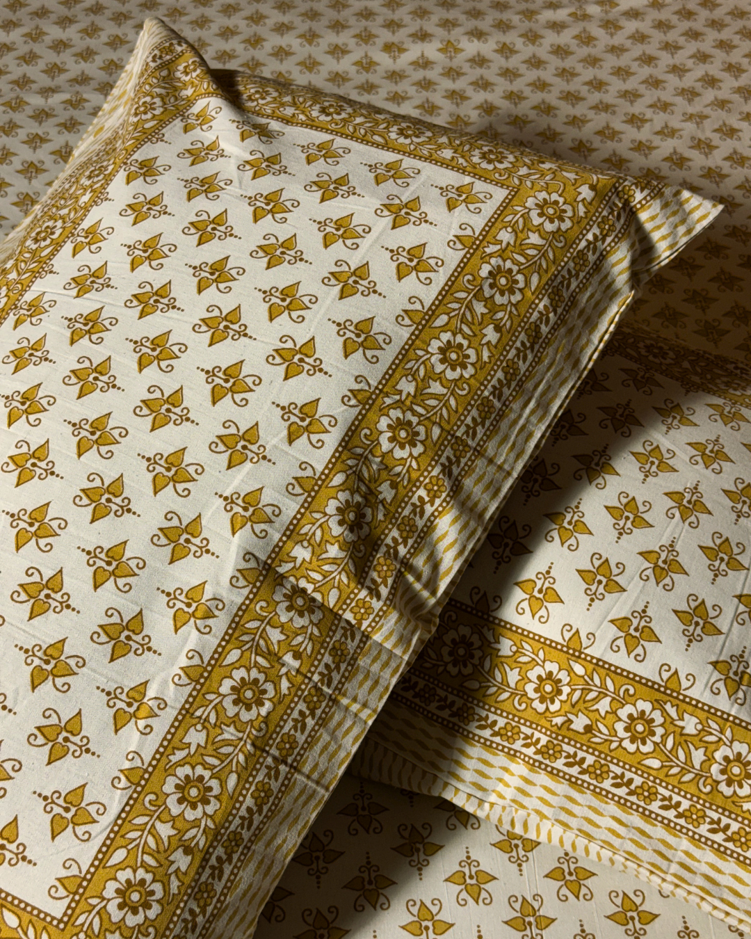 Premium Printed Cotton Bedsheet with 2 Pillow Covers | Elegant Beige &amp; Gold Pattern Double Bed Bedding Set - FaagHomes