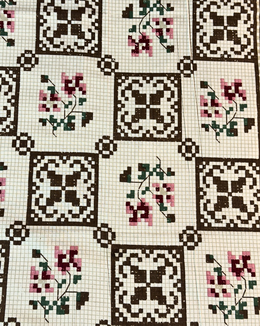 Vintage Floral Checkered Cotton Bedsheet Set with 2 Pillow Covers | Elegant Double Bed Bedsheet - FaagHomes